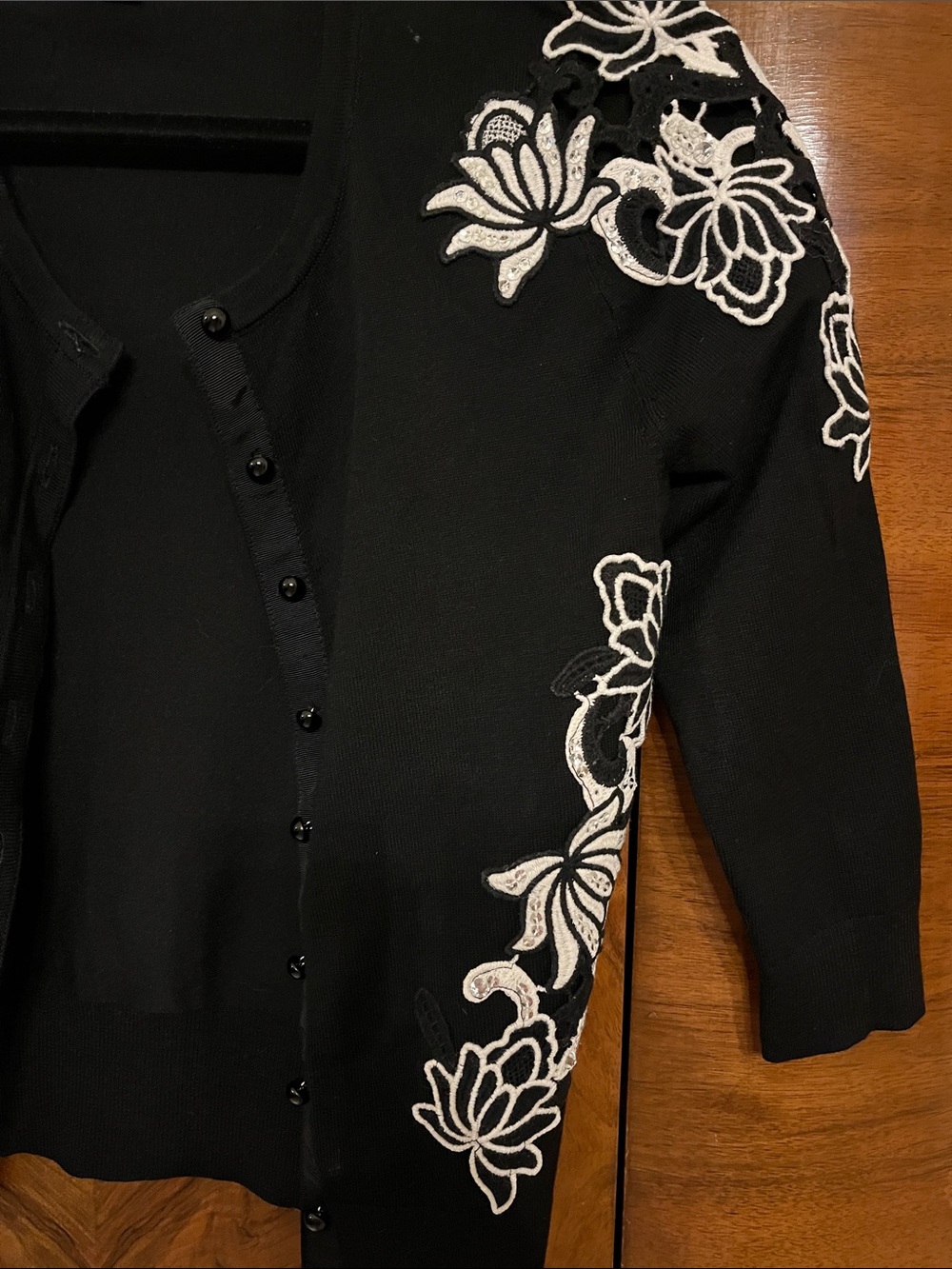 White House Black Market Black Cardigan with White/Silver Embroidery Size XS - Picture 5 of 11